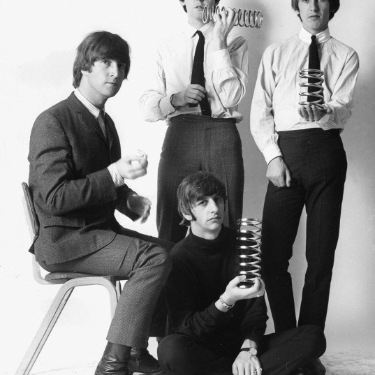 Как участники группы The Beatles повлияли на моду 60-х: разбираемся с 1811