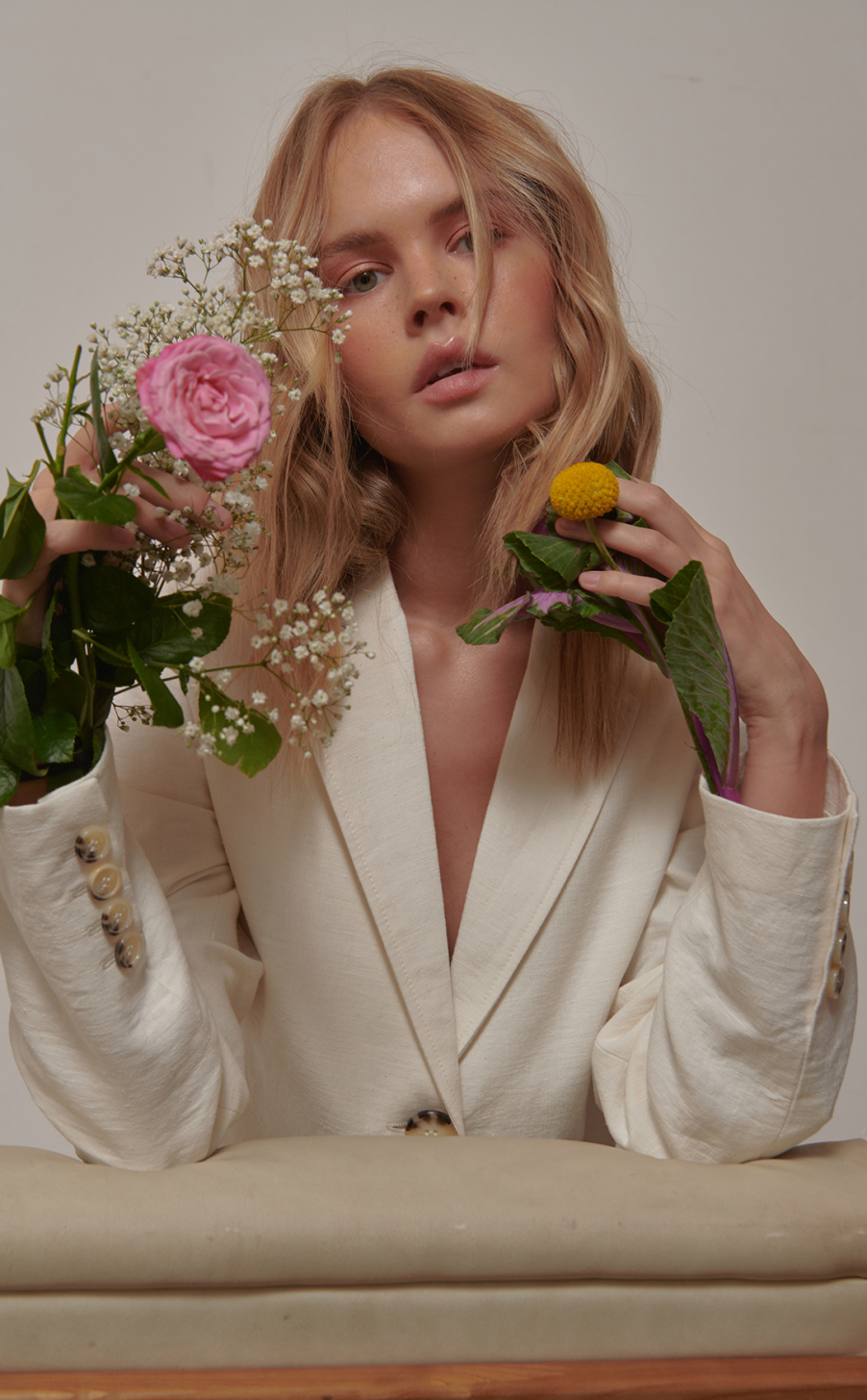LOOK 2