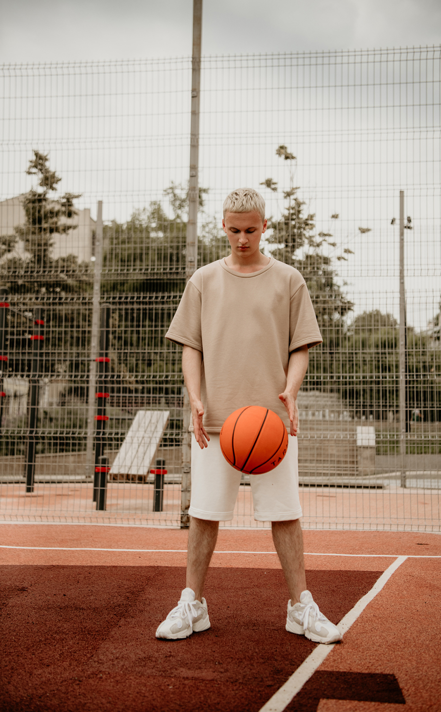 LOOK 27