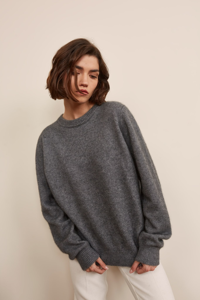 wknit_010_1_gray_min.jpg