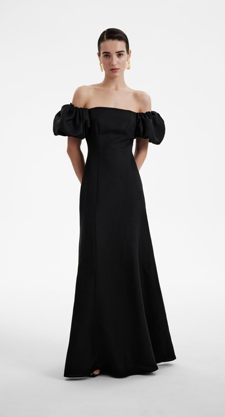 Платье с объемными рукавами