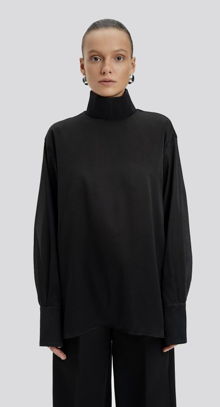 Блуза с воротником-стойкой