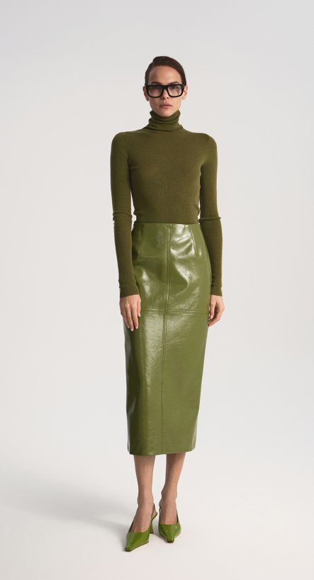 Юбка из лакированной кожи