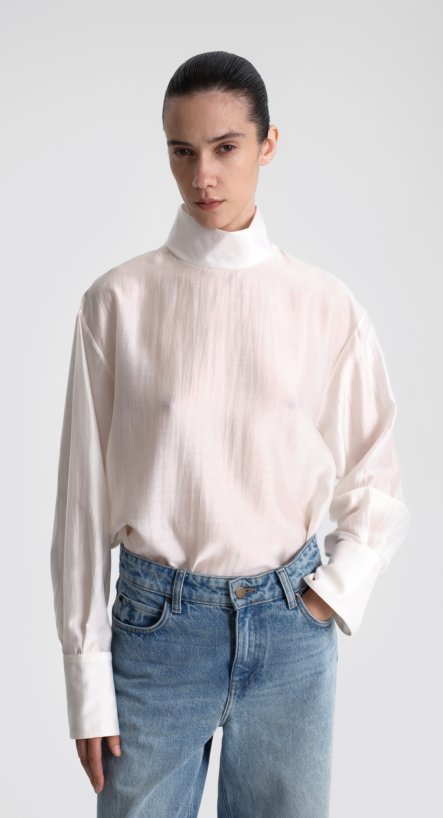 Блуза с воротником-стойкой