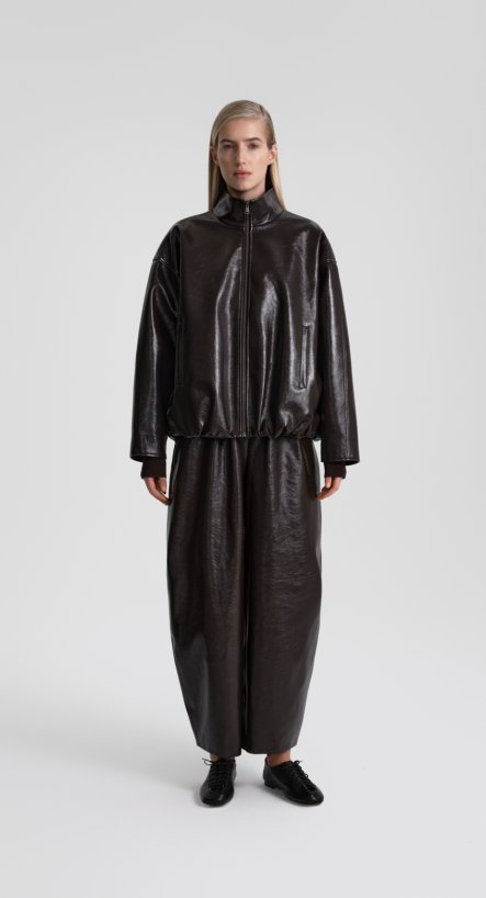 Брюки из лакированной кожи