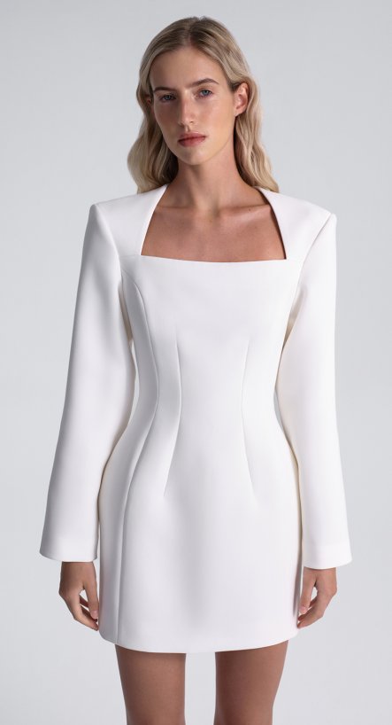 Платье с вырезом каре