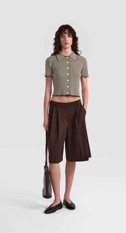 Шорты свободного силуэта с защипами