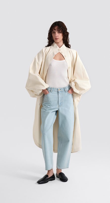 Топ на тонкиx бретелях