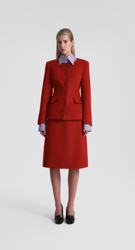 Костюм: жакет приталенный и юбка трапеция