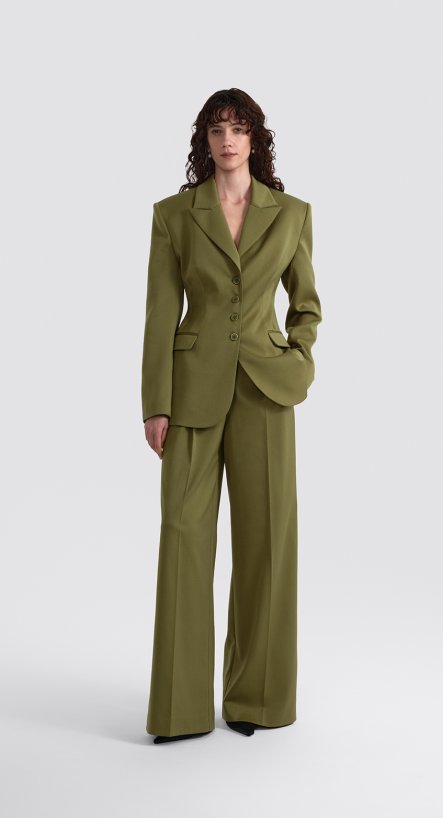 Костюм: жакет приталенный и брюки палаццо