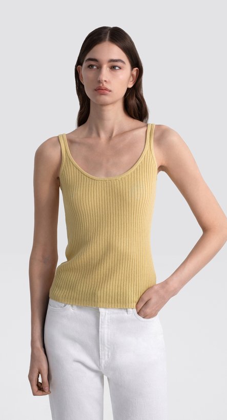 Топ на тонкиx бретелях